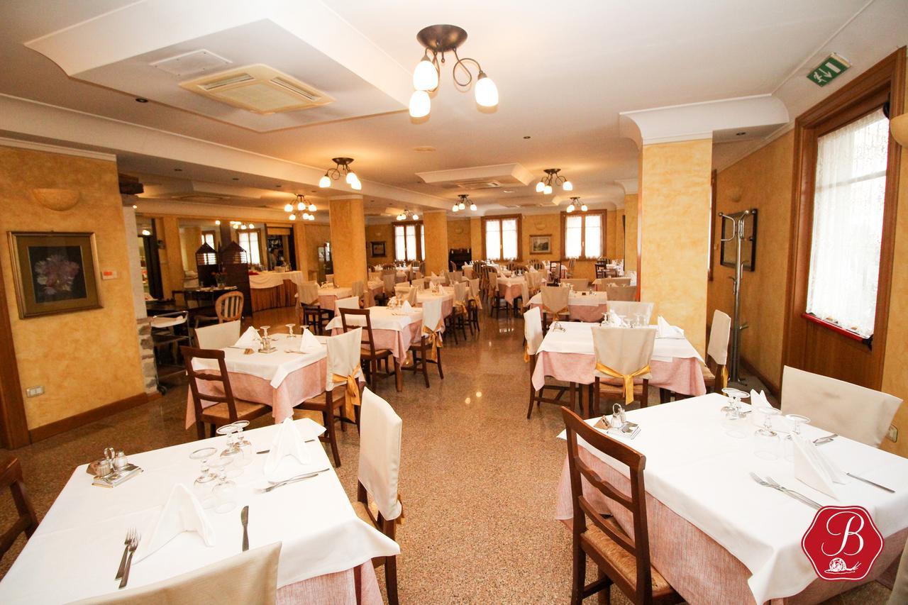 Trattoria Bettola Acomodação com café da manhã Lonato Exterior foto